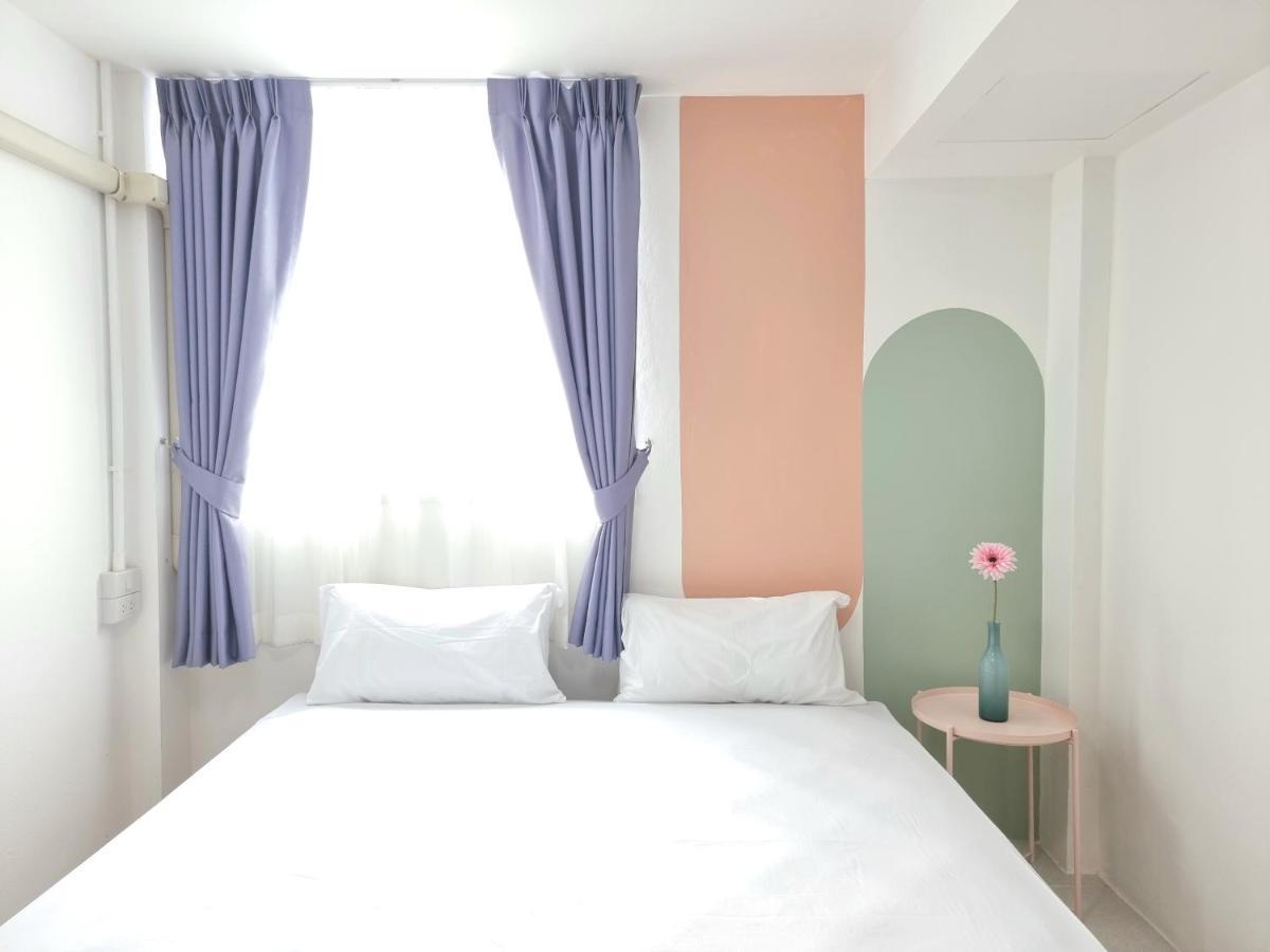 The Zai Apartment Ban Krathum Lom Esterno foto