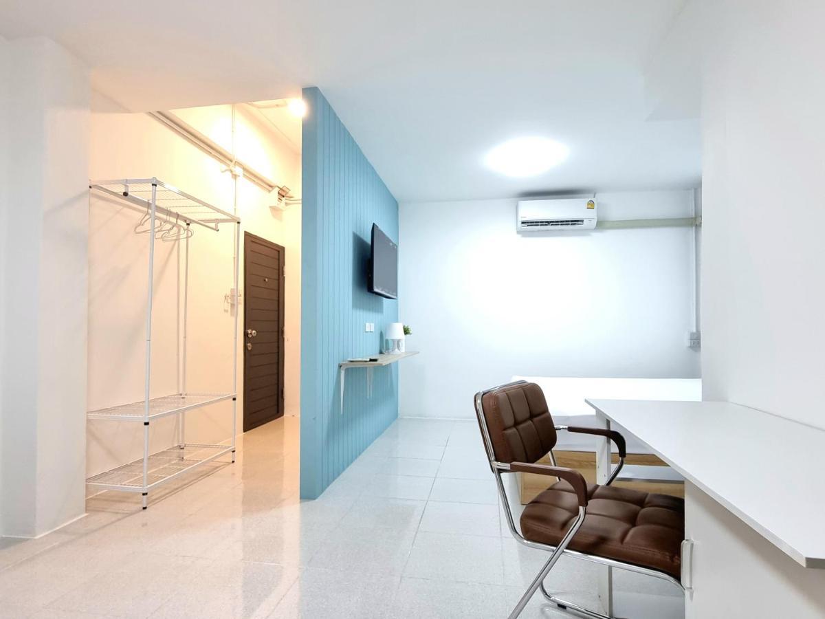 The Zai Apartment Ban Krathum Lom Esterno foto