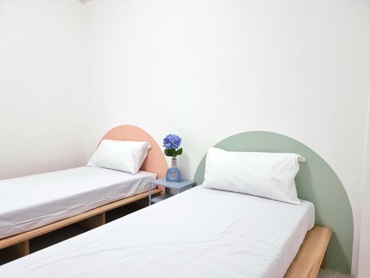 The Zai Apartment Ban Krathum Lom Esterno foto