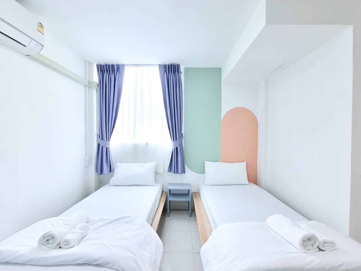 The Zai Apartment Ban Krathum Lom Esterno foto