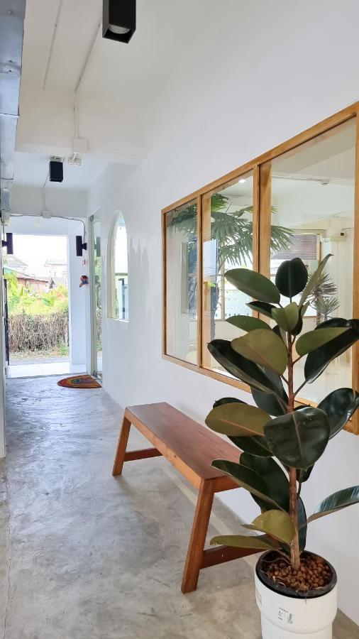 The Zai Apartment Ban Krathum Lom Esterno foto