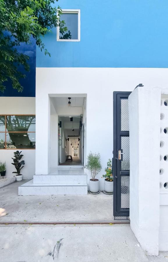 The Zai Apartment Ban Krathum Lom Esterno foto