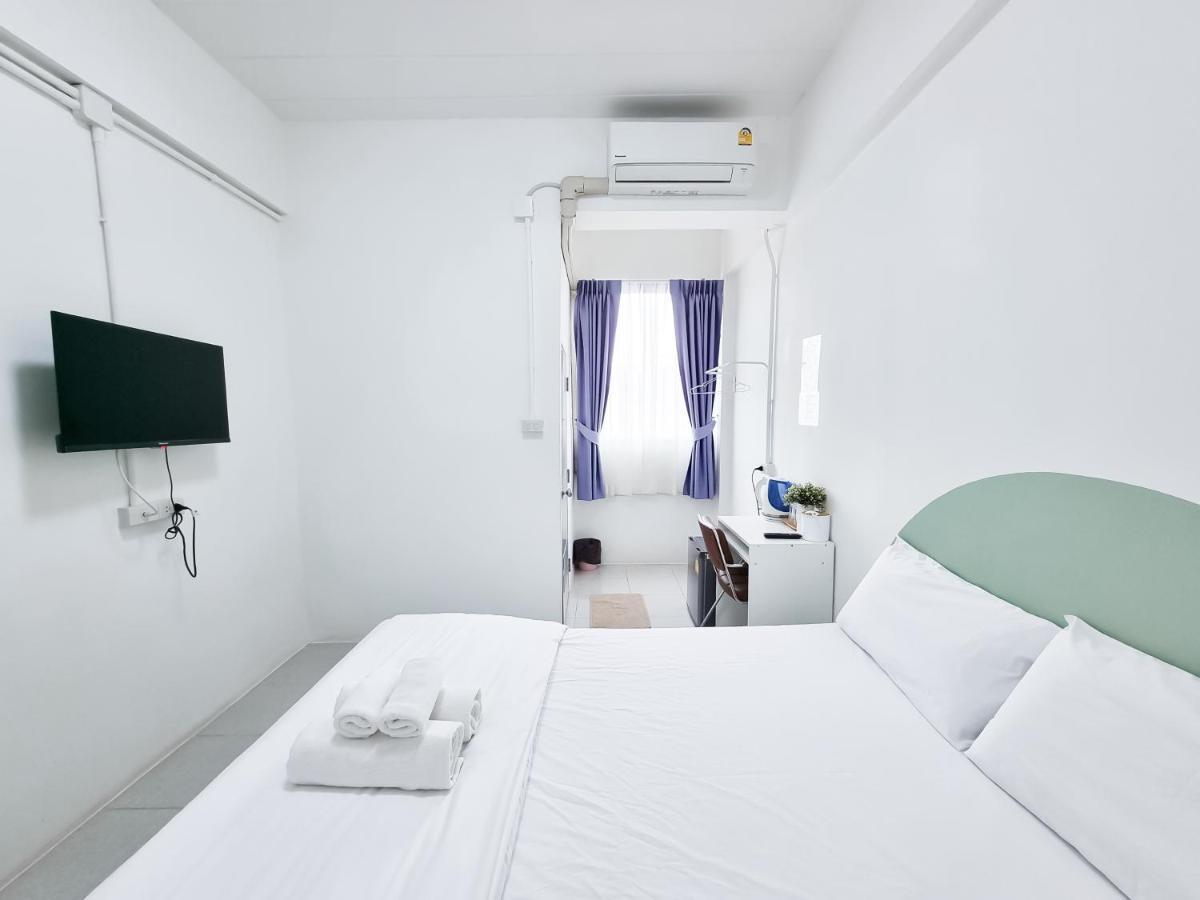The Zai Apartment Ban Krathum Lom Esterno foto