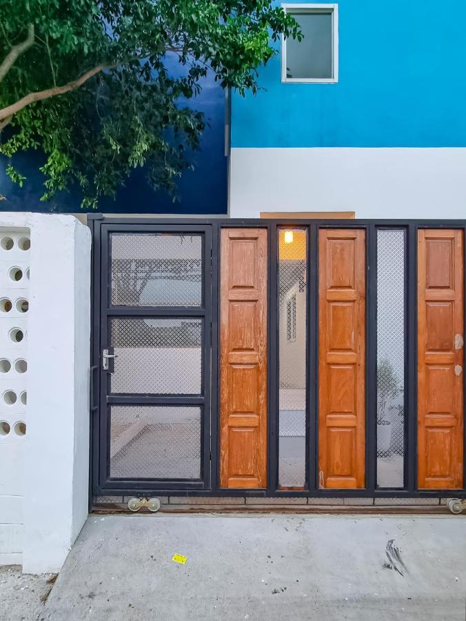 The Zai Apartment Ban Krathum Lom Esterno foto