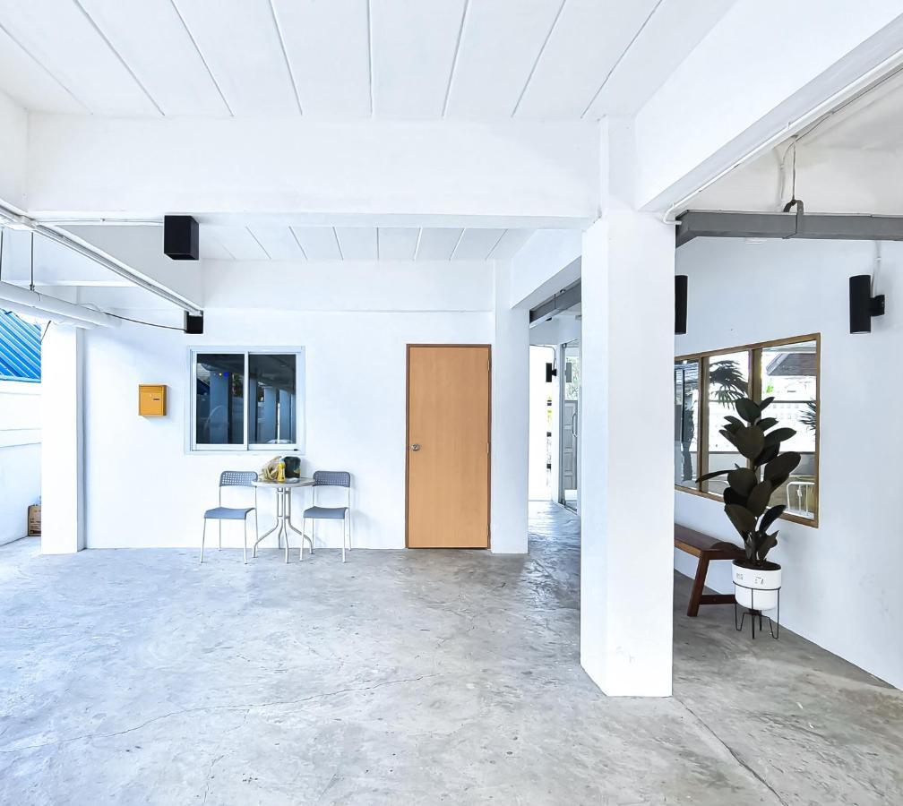 The Zai Apartment Ban Krathum Lom Esterno foto