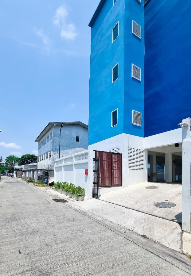 The Zai Apartment Ban Krathum Lom Esterno foto